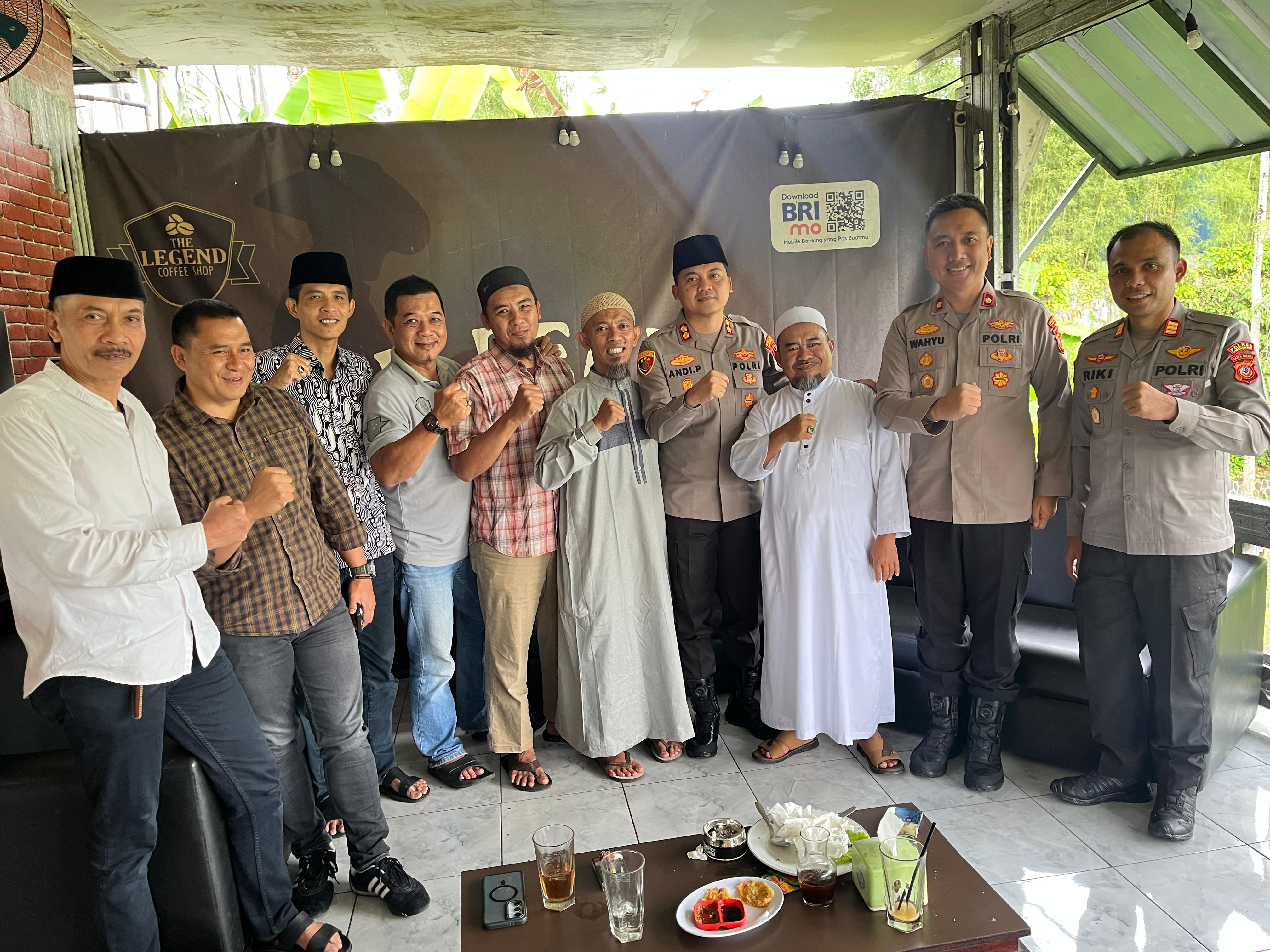 Kapolres Tasikmalaya Kota Laksanakan Silaturahmi Kamtibmas Bersama Tokoh Masyarakat dan Pimpinan Pondok Pesantren