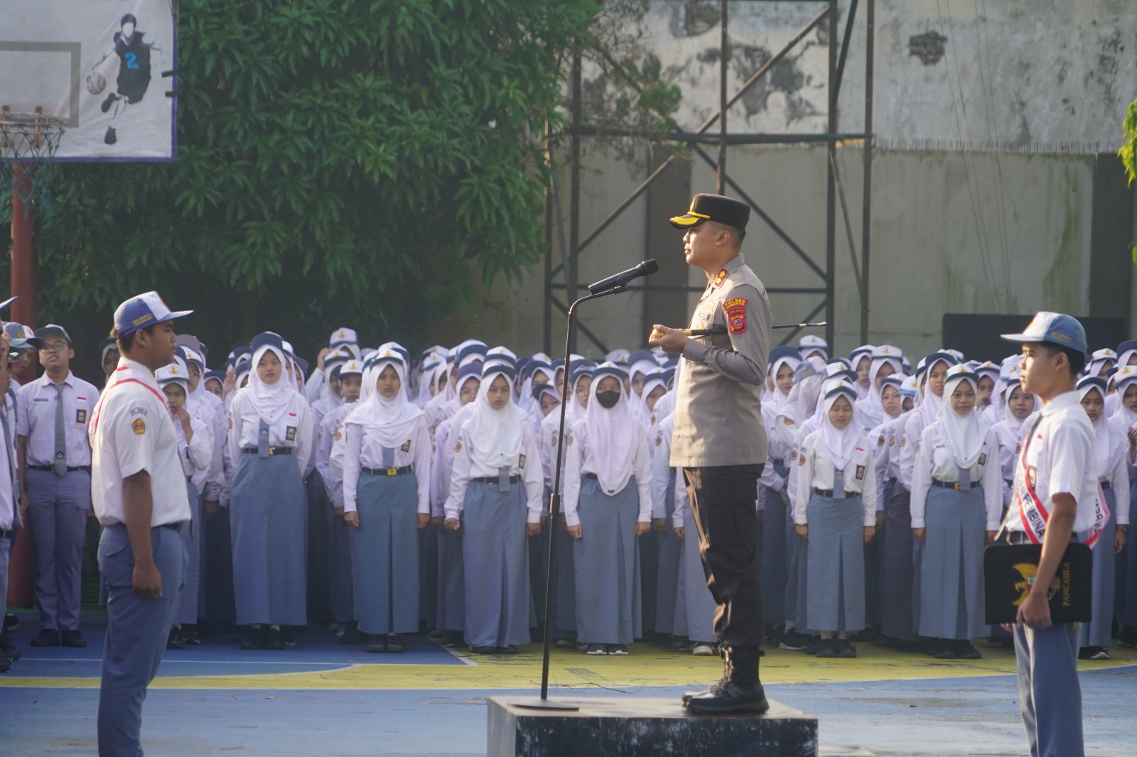 Kapolres Tasikmalaya Kota Jadi Pembina Upacara di SMAN 2 Tasikmalaya, Tanamkan Disiplin dan Cinta Tanah Air