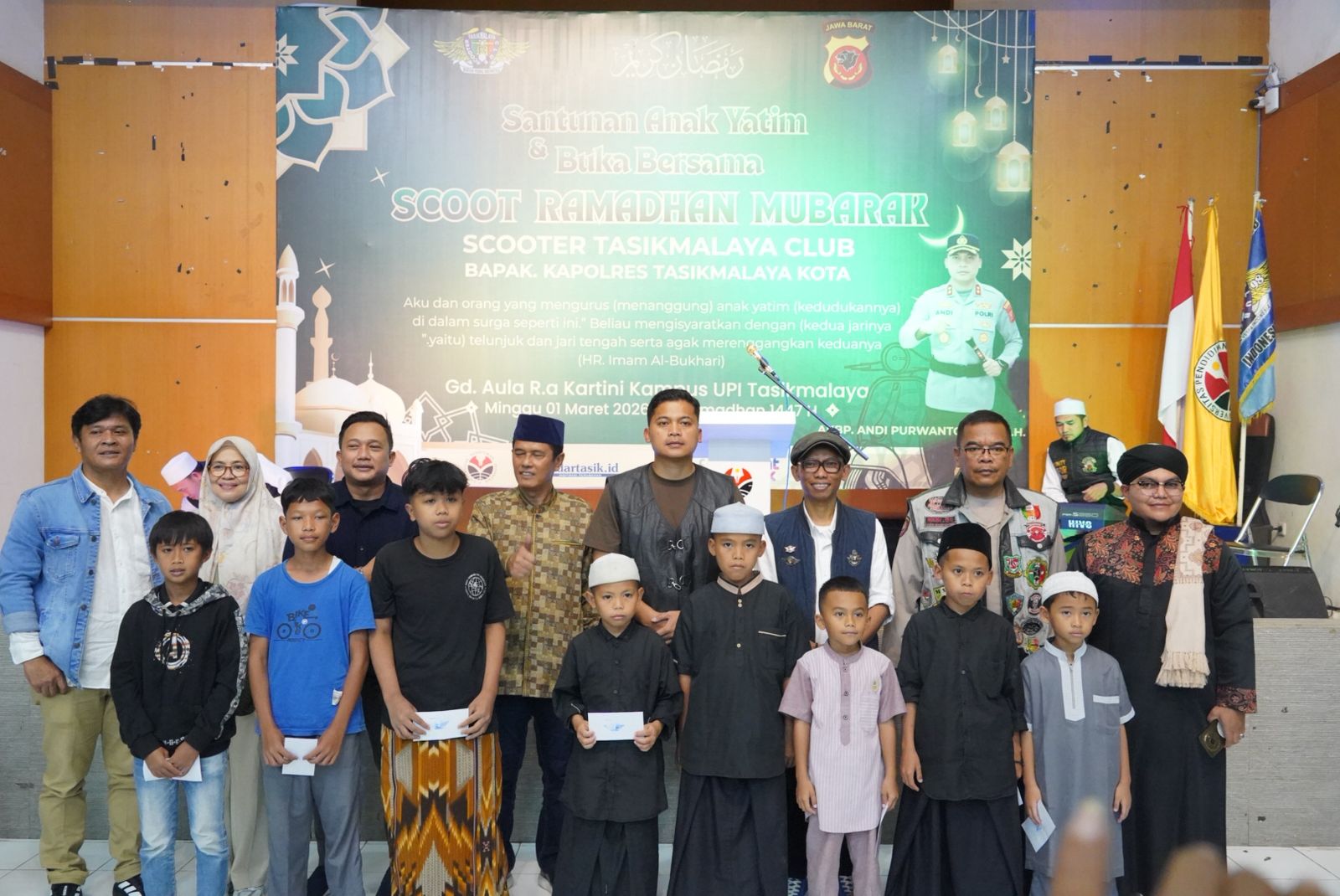 Kapolres Tasikmalaya Kota santuni anak yatim dan buka bersama Scooter Tasikmalaya Club dalam kegiatan Scooter Ramadan Mubarak