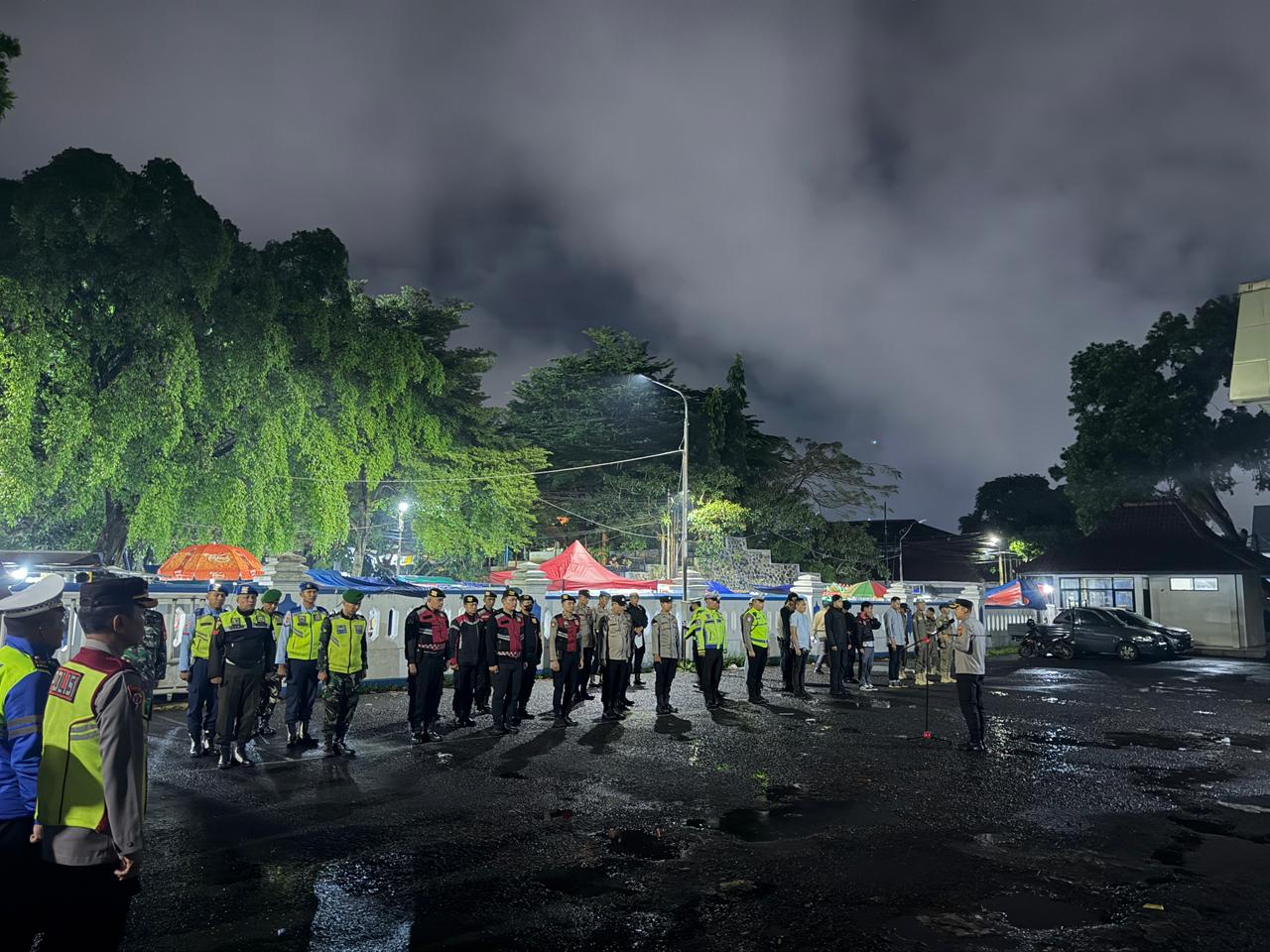 Kapolres Tasikmalaya Kota pimpin apel kesiapan patroli KRYD di Taman Kota