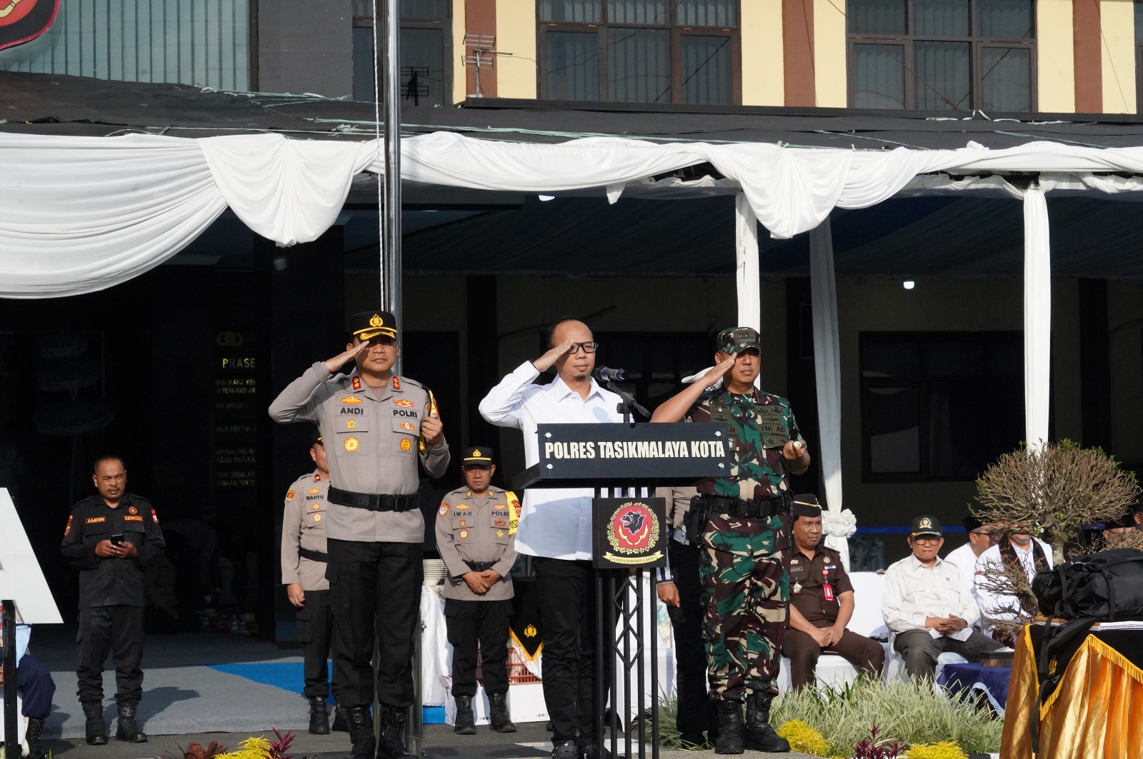 KAPOLRES TASIKMALAYA KOTA BERSAMA WALI KOTA DAN DANDIM 0612 PIMPIN APEL GELAR PASUKAN OPERASI KETUPAT 2026
