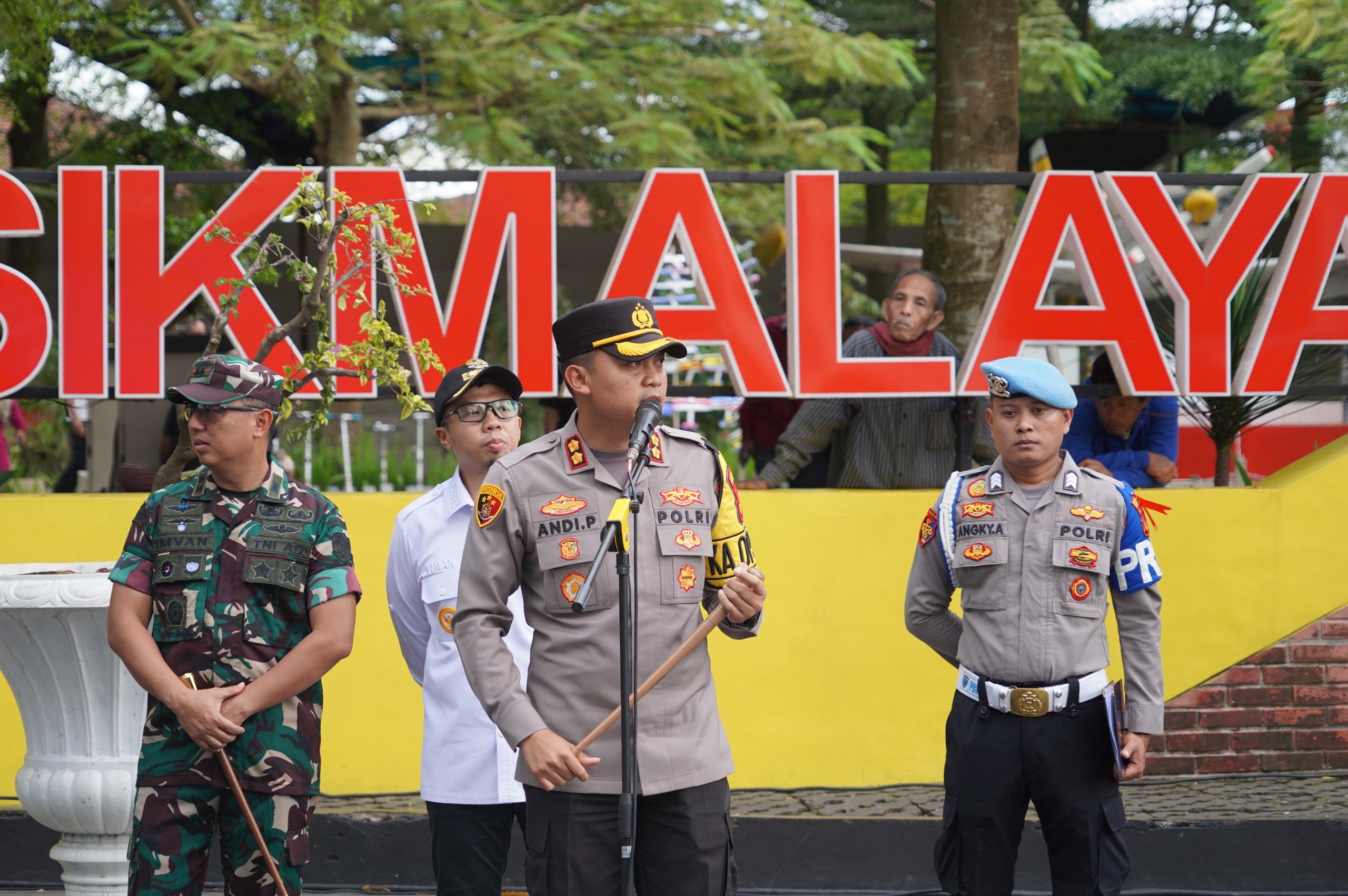 Polres Tasikmalaya Kota Perketat Pengamanan Malam Takbir Dan Musnahkan Ribuan Miras Serta Knalpot Brong Jelang Idulfitri 1447 H